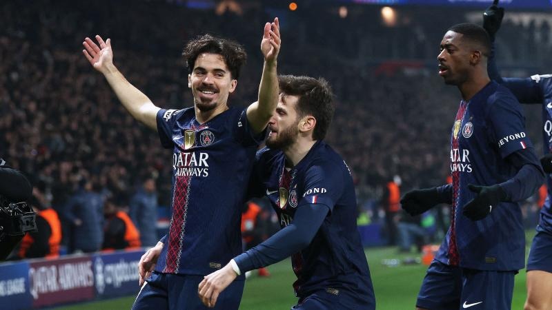 春日莲花别样红！18强赛接近尾声国足已无退路，主场作战球迷是最强后盾